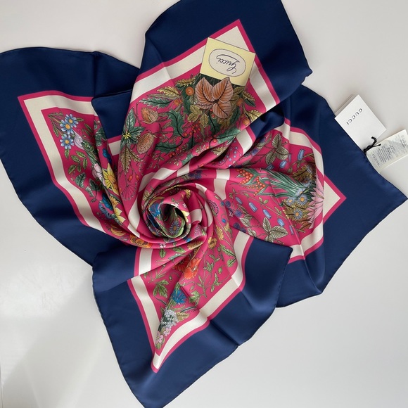 Gucci square scarf🖤 - Picture 5 of 12